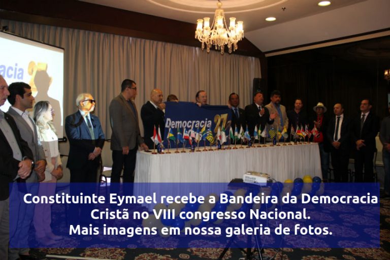 Constituinte Eymael recebe a Bandeira da Democracia Cristã no VIII congresso Nacional Mais imagens em nossa galeria de fotos.